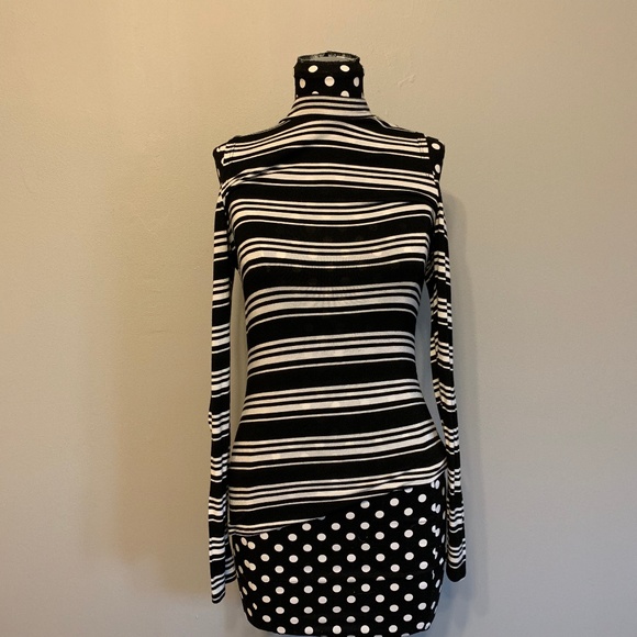 🎃 Honey Punch Cold Shoulder Mock Neck Striped Top - Picture 1 of 4